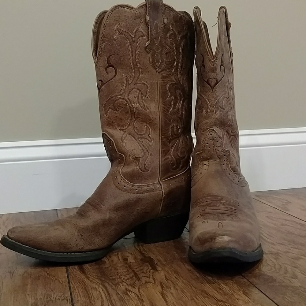 Women's cowboy boots